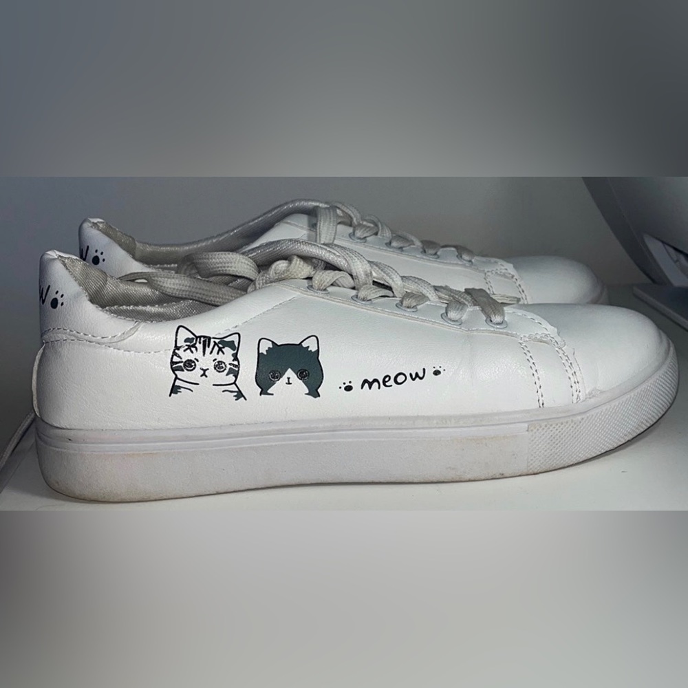 Women’s Cat Sneakers